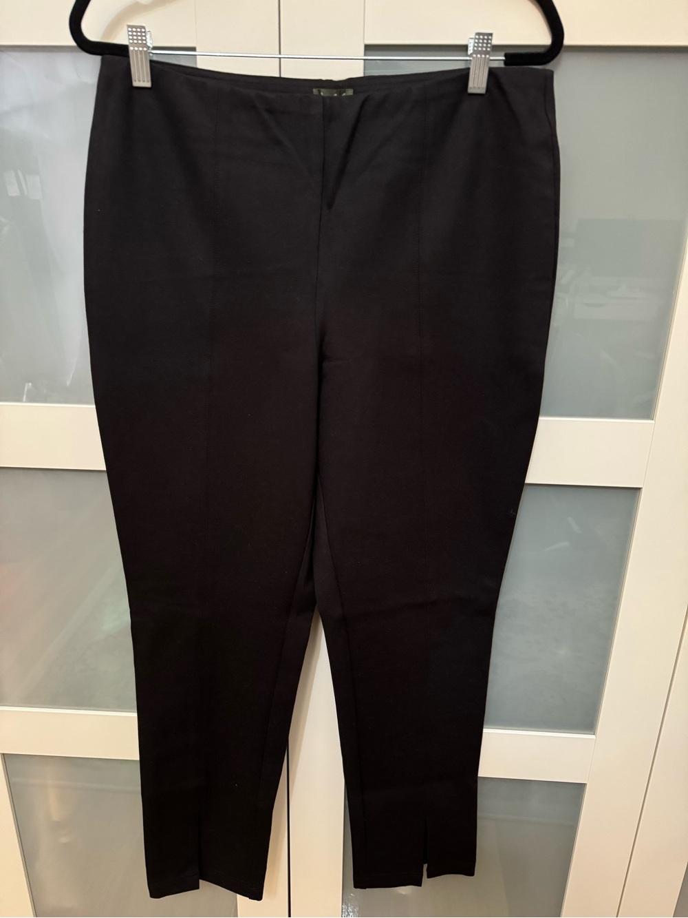 Wonderly Women’s Black split-hem ankle trousers